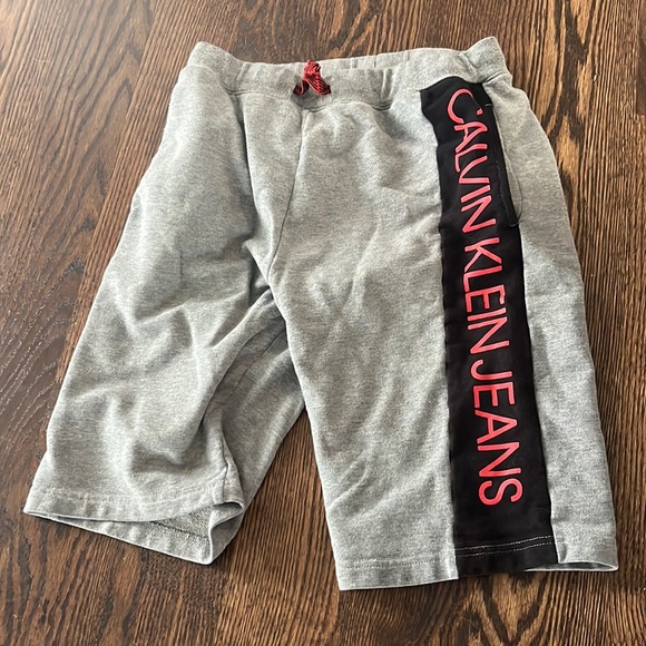 Gray Calvin Klein gym shorts - Picture 1 of 1